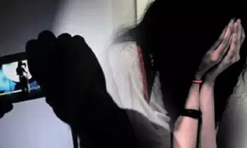 рджрд▓рд┐рдд рдпреБрд╡рддреА рдХрд╛ рдЕрд╢реНрд▓реАрд▓ рд╡реАрдбреАрдУ рдмрдирд╛рдХрд░ рд╢рд╛рджреА рд░реЛрдХрдиреЗ рдХреА рджреА рдзрдордХреА, рдореБрдХрджрдорд╛ рджрд░реНрдЬ рджрд▓рд┐рдд рдпреБрд╡рддреА рдХрд╛ рдЕрд╢реНрд▓реАрд▓ рд╡реАрдбреАрдУ рдмрдирд╛рдХрд░ рд╢рд╛рджреА рд░реЛрдХрдиреЗ рдХреА рджреА рдзрдордХреА, рдореБрдХрджрдорд╛ рджрд░реНрдЬ