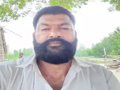 मास्क न पहनने पर यूपी पुलिस ने काटा 250 का चालान, हार्ट अटैक से सपा नेता की मौत मास्क न पहनने पर यूपी पुलिस ने काटा 250 का चालान, हार्ट अटैक से सपा नेता की मौत