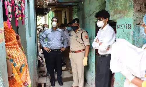 नोएडा में कोविड-19 को देखते हुए जिले में 10 दिवसीय सघन सर्विलांस अभियान का हुआ शुभारंभ नोएडा में कोविड-19 को देखते हुए जिले में 10 दिवसीय सघन सर्विलांस अभियान का हुआ शुभारंभ