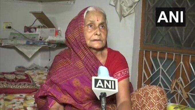 कानपुर एनकाउंटर केस के मुख्य आरोपी विकास दुवे की माँ सरला देवी ने कही ये बात! कानपुर एनकाउंटर केस के मुख्य आरोपी विकास दुवे की माँ सरला देवी ने कही ये बात!