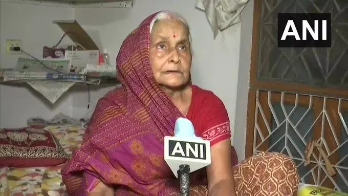 कानपुर एनकाउंटर केस के मुख्य आरोपी विकास दुवे की माँ सरला देवी ने कही ये बात! कानपुर एनकाउंटर केस के मुख्य आरोपी विकास दुवे की माँ सरला देवी ने कही ये बात!