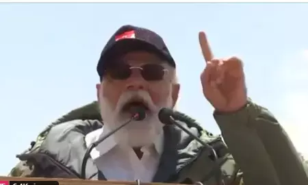लेह पहुंचकर जवानों के बीच गरजे PM मोदी, बोले- आपकी वीरता ने दुनिया को बताया भारत की ताकत क्या है लेह पहुंचकर जवानों के बीच गरजे PM मोदी, बोले- आपकी वीरता ने दुनिया को बताया भारत की ताकत क्या है