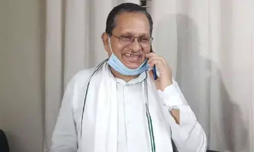 बिहार विधान परिषद के सभापति पॉजिटिव, पत्नी और बेटा भी संक्रमित; 4 दिन पहले नए सदस्यों को दिलाई थी शपथ बिहार विधान परिषद के सभापति पॉजिटिव, पत्नी और बेटा भी संक्रमित; 4 दिन पहले नए सदस्यों को दिलाई थी शपथ