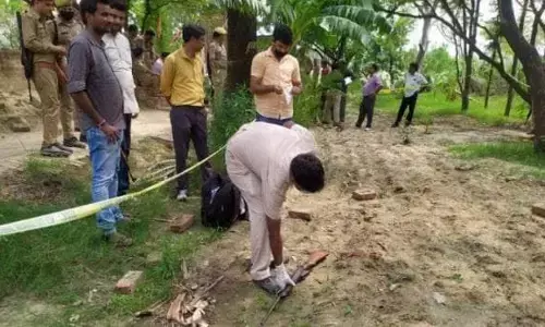 Kanpur Encounter LIVE Updates: SSP के सीने में लगी थी गोली, आईजी के सिर के पास से गुजरी बुलेट Kanpur Encounter LIVE Updates: SSP के सीने में लगी थी गोली, आईजी के सिर के पास से गुजरी बुलेट