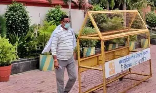 सात दिन के बाद विकास दुबे हुआ आखिरकार गिरफ्तार, जानें सात दिन में कब क्या-क्या हुआ? सात दिन के बाद विकास दुबे हुआ आखिरकार गिरफ्तार, जानें सात दिन में कब क्या-क्या हुआ?
