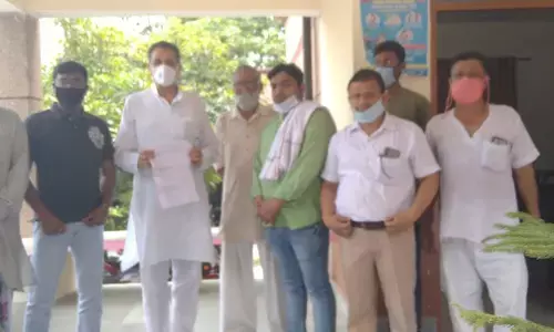 शामली: भाजपा के क्षेत्रीय उपाध्यक्ष हरवीर मलिक ने व्यापारियों की समस्या को लेकर डीएम को सौंपा ज्ञापन