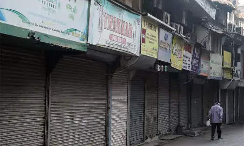 कोरोना: यूपी में लॉकडाउन का नया फॉर्मूला, हर शनिवार-रविवार बंद रहेंगे बाजार-दफ्तर