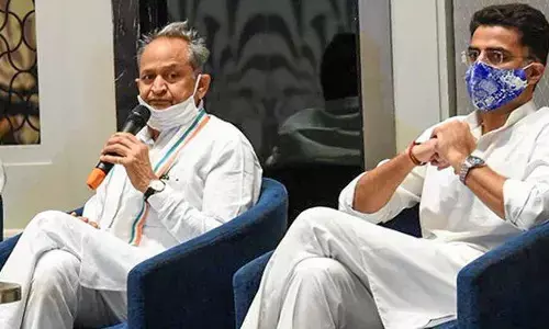 राजस्थान सियासी घटनाक्रम की 10 बातें, जिसने ढीले पड़े सचिन के तेवर तो गहलोत हुए खुश! राजस्थान सियासी घटनाक्रम की 10 बातें, जिसने ढीले पड़े सचिन के तेवर तो गहलोत हुए खुश!