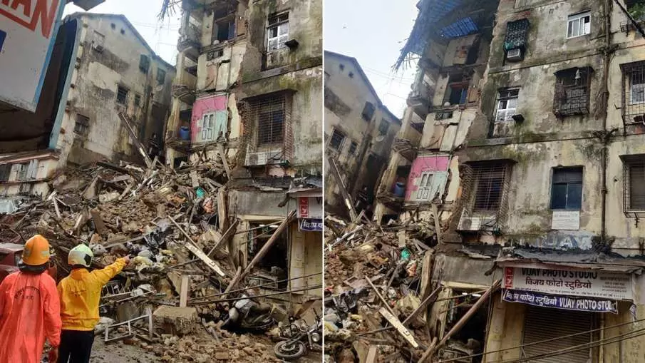 मुंबई के फोर्ट एरिया में गिरा इमारत का एक हिस्सा, दो लोगों को मलबे से निकाला गया मुंबई के फोर्ट एरिया में गिरा इमारत का एक हिस्सा, दो लोगों को मलबे से निकाला गया
