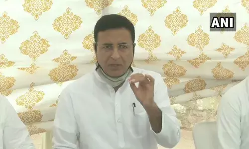 राजस्थान : ऑडियो क्लिप मामले में केंद्रीय मंत्री की हो गिरफ्तारी, सचिन पायलट भी दें सफाई- सुरजेवाला राजस्थान : ऑडियो क्लिप मामले में केंद्रीय मंत्री की हो गिरफ्तारी, सचिन पायलट भी दें सफाई- सुरजेवाला