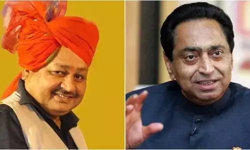 केंद्रीय मंत्री तोमर के खास समर्थक की कमलनाथ से मुलाकात, मध्यप्रदेश में चर्चाओं का बाजार गर्म केंद्रीय मंत्री तोमर के खास समर्थक की कमलनाथ से मुलाकात, मध्यप्रदेश में चर्चाओं का बाजार गर्म