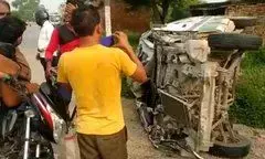 भदोही में एम्बुलेंस पलटने से मरीज समेत दो की मौत भदोही में एम्बुलेंस पलटने से मरीज समेत दो की मौत