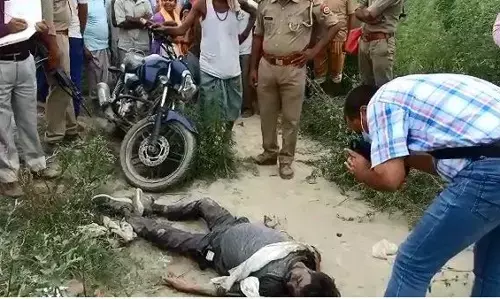 नोएडा में घर से खेत पर गये युवक का मिला शव, मचा इलाके में हडकम्प नोएडा में घर से खेत पर गये युवक का मिला शव, मचा इलाके में हडकम्प