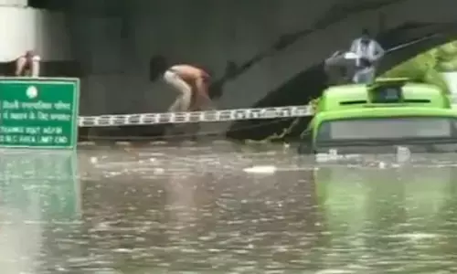 दिल्ली में मूसलाधार बारिश: जखीरा अंडर पास-मिंटो रोड पर डूबने लगीं बसें, घरों में भी घुसा पानी, बेहाल हुई दिल्ली