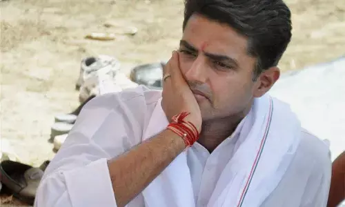 जन्म कुंडली के ग्रहों के फेर में फंसकर सचिन पायलट की इमरजेंसी लैंडिग हुई फेल