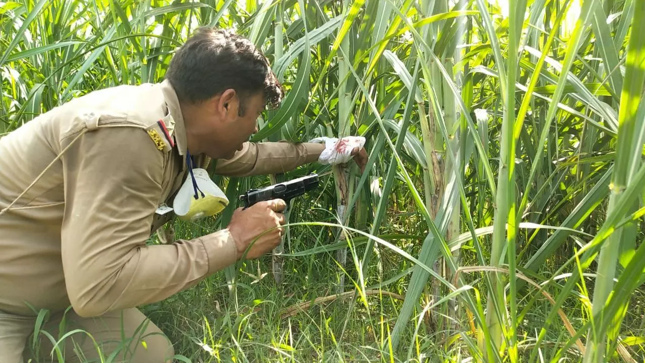 मुजफ्फरनगर में सुशील मूंछ के शार्पशूटर से पुलिस की मुठभेड़, दरोगा व सिपाही घायल एक इनामिया बदमाश की लगी गोली