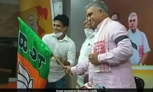 बंगाल में बीजेपी को बड़ा झटका, भाजपा में शामिल होने के 24 घंटे के अंदर ही भारतीय फुटबॉल टीम के पूर्व खिलाड़ी ने राजनीति छोड़ी