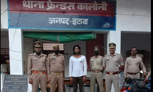 इटावा पुलिस ने किया पच्चीस हजार का इनामिया अपराधी गिरफ्तार