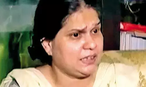 विकास दुबे की पत्नी ऋचा पहली बार मीडिया के सामने आई, बताई पूरी कहानी? विकास दुबे की पत्नी ऋचा पहली बार मीडिया के सामने आई, बताई पूरी कहानी?