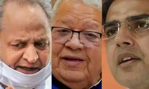 राजस्थान सियासी संग्राम: कोई भी अदालत गहलोत को कुर्सी से नही हटा सकती, जानिए क्यों? राजस्थान सियासी संग्राम: कोई भी अदालत गहलोत को कुर्सी से नही हटा सकती, जानिए क्यों?