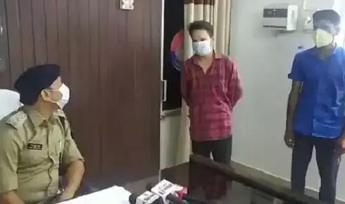 मेरठ: पिता की दूसरी शादी पर मां को सदमे में देख बीफार्मा का छात्र बना हत्यारा मेरठ: पिता की दूसरी शादी पर मां को सदमे में देख बीफार्मा का छात्र बना हत्यारा