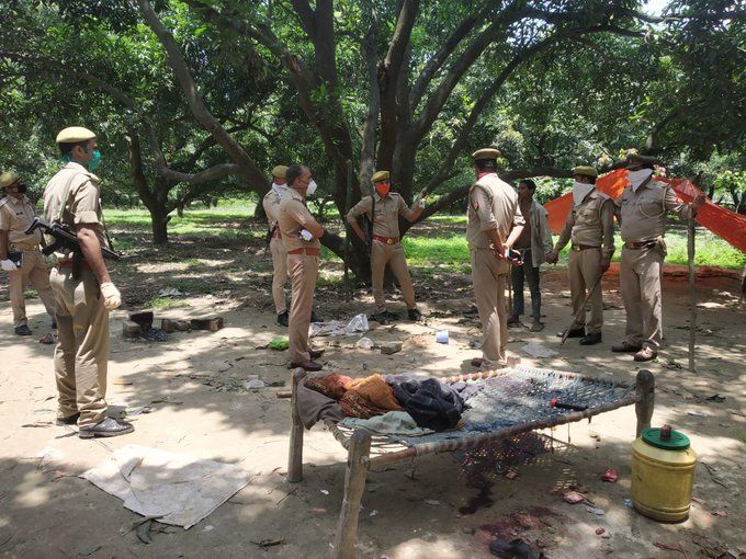 रायबरेली में धारदार हथियार से युवक का गला काट कर की हत्या रायबरेली में धारदार हथियार से युवक का गला काट कर की हत्या