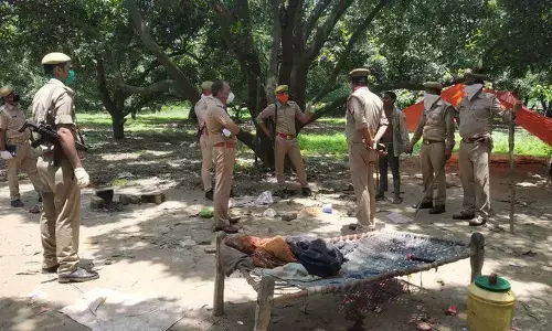 रायबरेली में धारदार हथियार से युवक का गला काट कर की हत्या रायबरेली में धारदार हथियार से युवक का गला काट कर की हत्या
