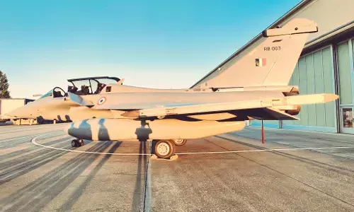 भारतीय सेना की बढ़ेगी ताकत, पांच राफेल ने फ्रांस से भारत के लिए भरी उड़ान, अंबाला एयरफोर्स स्टेशन पर उतरेंगे भारतीय सेना की बढ़ेगी ताकत, पांच राफेल ने फ्रांस से भारत के लिए भरी उड़ान, अंबाला एयरफोर्स स्टेशन पर उतरेंगे