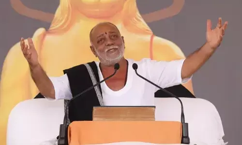 मोरारी बापू की ओर से राम मंदिर निर्माण के लिए 5 करोड़ रुपये दान का ऐलान मोरारी बापू की ओर से राम मंदिर निर्माण के लिए 5 करोड़ रुपये दान का ऐलान