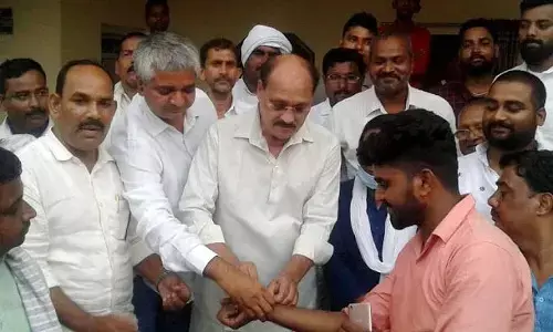 पूर्व सांसद ने अपने नाम के आगे लगाया शूद्र, रक्षा सूत्र को बताया गुलामी का प्रतीक