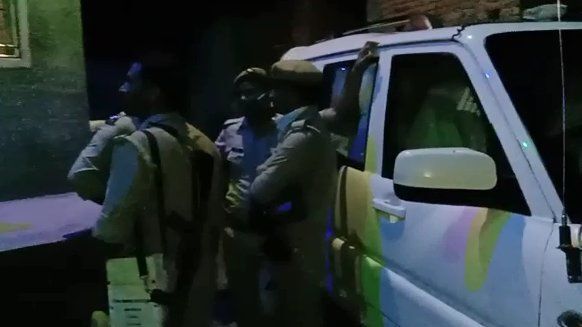 बिजनौर में कुत्ते को लेकर चली दो पक्षो में गोली, 2 की मौत, एक घायल बिजनौर में कुत्ते को लेकर चली दो पक्षो में गोली, 2 की मौत, एक घायल