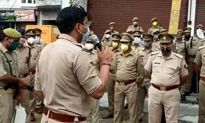 बिजनौर एसपी ने चैक किया पुलिस का अलर्ट मोड़, जब जिले के सभी थाना प्रभारी किये इकठ्ठे! बिजनौर एसपी ने चैक किया पुलिस का अलर्ट मोड़, जब जिले के सभी थाना प्रभारी किये इकठ्ठे!