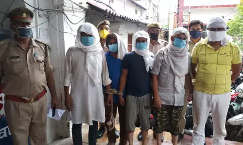 इटावा पुलिस की बड़ी कामयाबी, सट्टे की खाई-बाडी करते हुए 5 अभियुक्तों समेत दो इनामिया किये गिरफ्तार