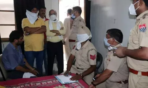 ऑनलाइन गेम खेलने से पिता ने मना किया तो 20 साल के बेटे ने खुद को मार ली गोली ऑनलाइन गेम खेलने से पिता ने मना किया तो 20 साल के बेटे ने खुद को मार ली गोली