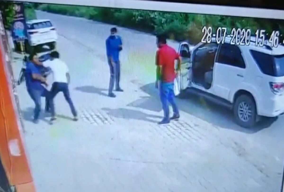 गाजियाबाद में दिशांत त्यागी पर हमला करने वाले आरोपी विक्रांत चौधरी को मिली जमानत गाजियाबाद में दिशांत त्यागी पर हमला करने वाले आरोपी विक्रांत चौधरी को मिली जमानत