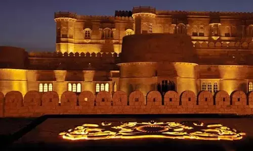 तो रात को 6 विधायक मानेसर भागने वाले थे, इसलिए विधायको को शिफ्ट किया गया जैसलमेर तो रात को 6 विधायक मानेसर भागने वाले थे, इसलिए विधायको को शिफ्ट किया गया जैसलमेर