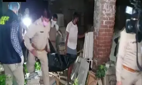 बुलंदशहर के गायब वकील धर्मेंद्र चौधरी का अधजला शव हुआ बरामद बुलंदशहर के गायब वकील धर्मेंद्र चौधरी का अधजला शव हुआ बरामद