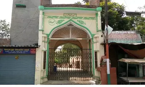 ईद उल अजहा को लेकर दिनभर सड़कों पर दौड़ता रहा एसपी डीएम का काफिला ईद उल अजहा को लेकर दिनभर सड़कों पर दौड़ता रहा एसपी डीएम का काफिला