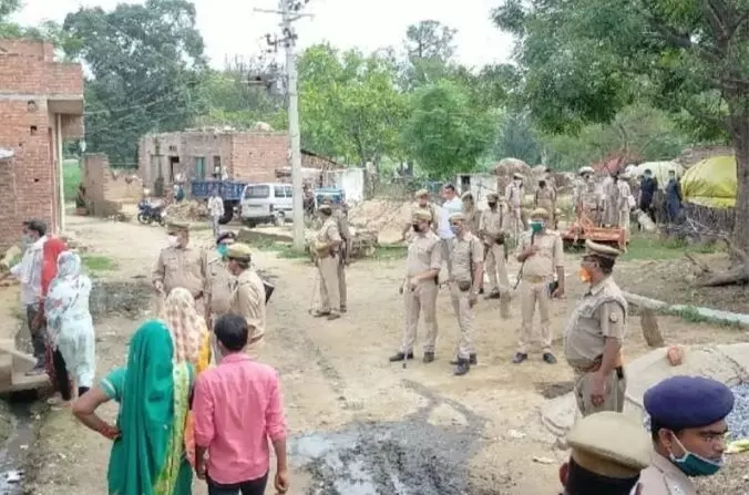 मैनपुरी: महिला और उसके प्रेमी की हत्या से सनसनी, गांव में अलग-अलग जगहों पर पड़े मिले शव, एसपी मौके पर मौजूद