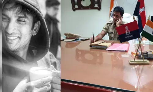 Sushant Suicide Case: मुंबई के लिए रवाना हुए पटना के सिटी एसपी विनय तिवारी Sushant Suicide Case: मुंबई के लिए रवाना हुए पटना के सिटी एसपी विनय तिवारी