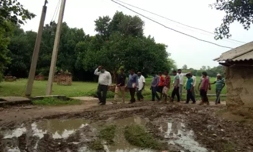 ग्रामीणों ने खोल दिया ग्राम प्रधान की पोल घोटाले का खुला राज, भाजपा सरकार में हो रहे हैं लम्बे लम्बे घोटाले ग्रामीणों ने खोल दिया ग्राम प्रधान की पोल घोटाले का खुला राज, भाजपा सरकार में हो रहे हैं लम्बे लम्बे घोटाले