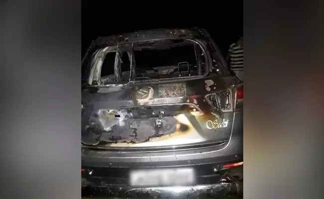 कश्मीर में आतंकियों ने सैनिक का अपहरण किया, जली हुई कार बरामद