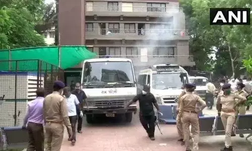गुजरात में बड़ा हादसा, अहमदाबाद में कोविड-19 अस्पताल में आग, 8 की मौत, PM मोदी ने जताया दुख गुजरात में बड़ा हादसा, अहमदाबाद में कोविड-19 अस्पताल में आग, 8 की मौत, PM मोदी ने जताया दुख