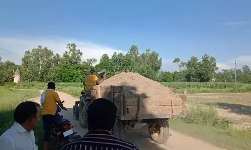 सहारनपुर: धड़ल्ले से चल रहा था अवैध खनन शिकायत पर पुलिस ने की दिखावे की कार्रवाई सहारनपुर: धड़ल्ले से चल रहा था अवैध खनन शिकायत पर पुलिस ने की दिखावे की कार्रवाई