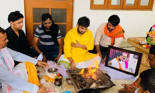 बीजेपी युवा मोर्चा अध्यक्ष अन्नू पंडित ने यूपी बीजेपी प्रदेश अध्यक्ष स्वतंत्र देव सिंह स्वास्थ्य को लेकर किया हवन और पूजा बीजेपी युवा मोर्चा अध्यक्ष अन्नू पंडित ने यूपी बीजेपी प्रदेश अध्यक्ष स्वतंत्र देव सिंह स्वास्थ्य को लेकर किया हवन और पूजा