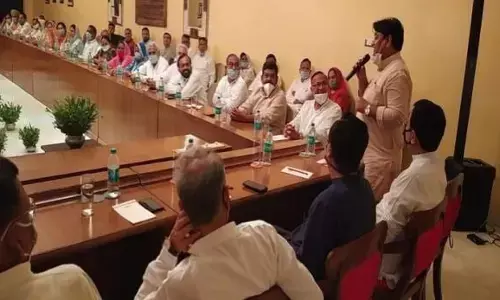 कांग्रेस विधायक दल की बैठक में पायलट खेमे को लेकर उठी है बड़ी मांग कांग्रेस विधायक दल की बैठक में पायलट खेमे को लेकर उठी है बड़ी मांग