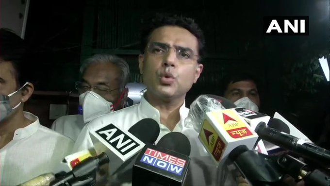 गहलोत विवाद पर पहली बार मीडिया के सामने आये सचिन पायलट गहलोत विवाद पर पहली बार मीडिया के सामने आये सचिन पायलट