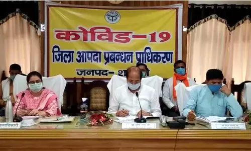 शामली: कैबिनेट मंत्री सुरेश राणा ने आमजन को सरकारी योजनाओं के बारे बताने का दिया निर्देश शामली: कैबिनेट मंत्री सुरेश राणा ने आमजन को सरकारी योजनाओं के बारे बताने का दिया निर्देश
