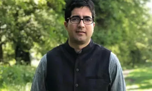 जम्मू-कश्मीर के नेता शाह फैसल ने सियासत छोड़ी, IAS से इस्तीफा देकर बनाई थी अपनी पार्टी जम्मू-कश्मीर के नेता शाह फैसल ने सियासत छोड़ी, IAS से इस्तीफा देकर बनाई थी अपनी पार्टी