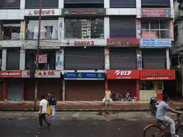 बंगलुरू में 50,000 दुकानें बंद हो चुकी हैं, अभी और होंगी